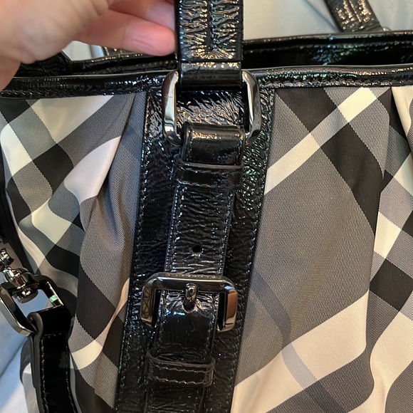 Authentic Burberry Patent Leather Beat Check Black Nylon Tote Bag - Picture 4 of 12